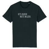 W817 - Black "Iets ouder, niets wijzer" T-shirt